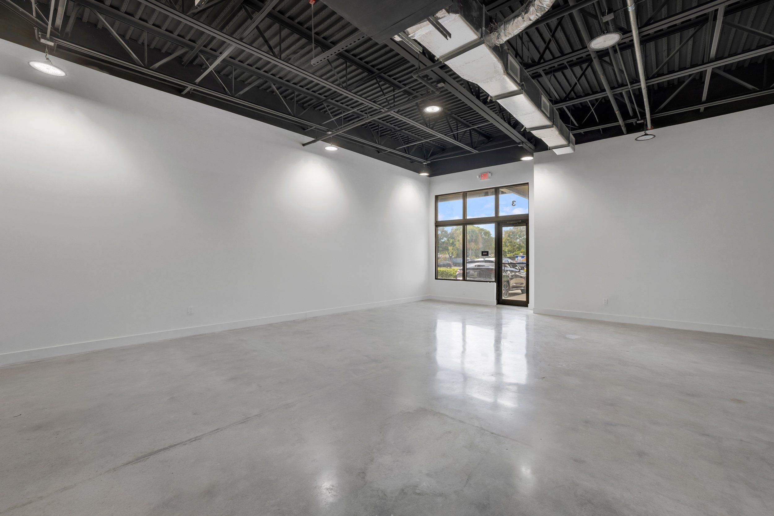 Retail Opportunity on Biscayne Boulevard | 2,738 SF Endcap