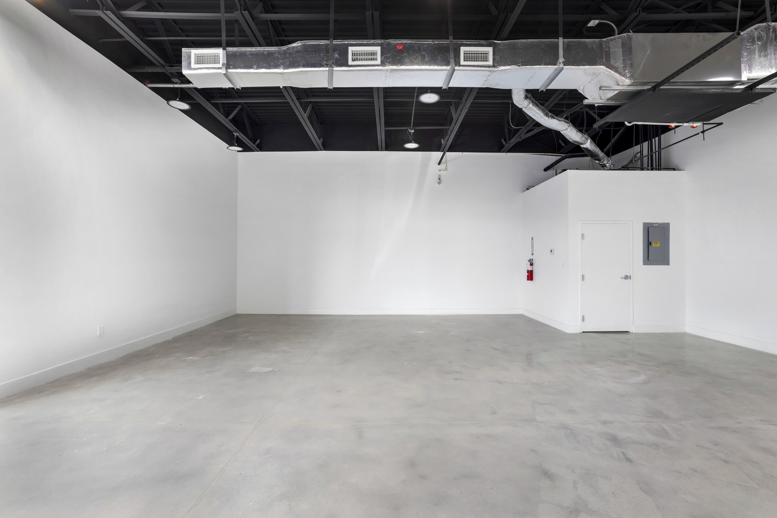 Retail Opportunity on Biscayne Boulevard | 2,738 SF Endcap